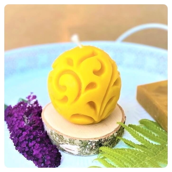 decorative beeswax candle sphere 295g