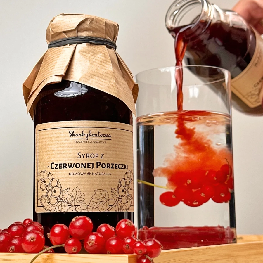red currant syrup skarby roztocza front product square fruit drink2