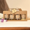 coffret cadeau traditionnel carton fenêtre 4 miels cuillère trésors de roztocze produit carré voeux cadeau attache ficelle de jute naturelle