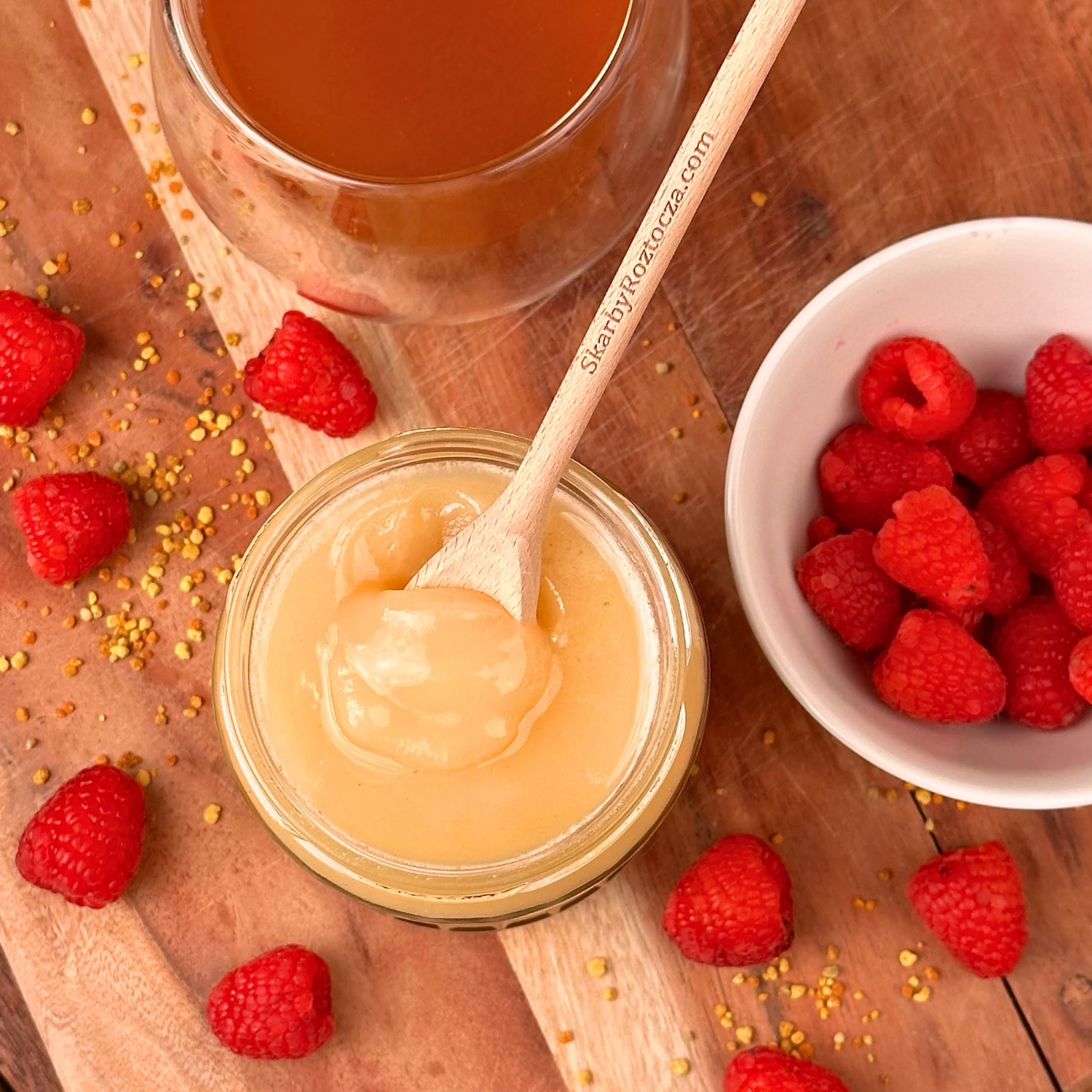 miel-de-framboise-direct-du-rucher-naturel